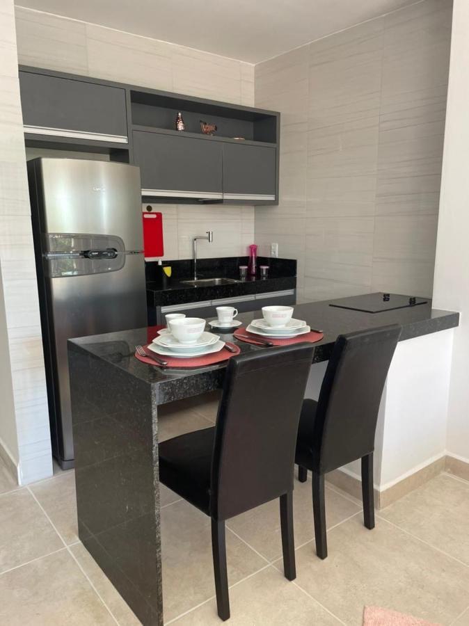 Flats Baia Dos Porcos Hotel Фернанду ди Нороня Екстериор снимка