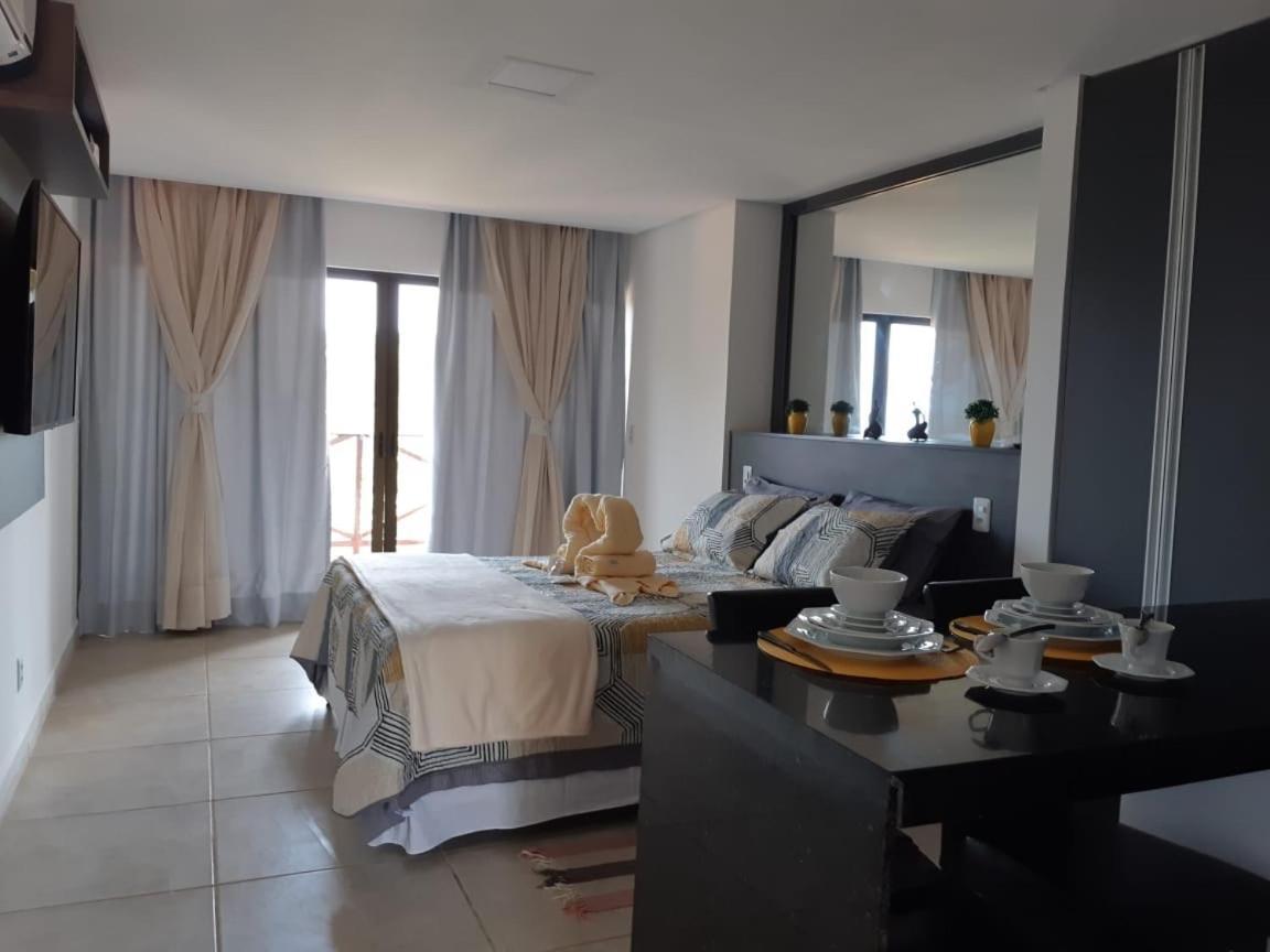 Flats Baia Dos Porcos Hotel Фернанду ди Нороня Екстериор снимка