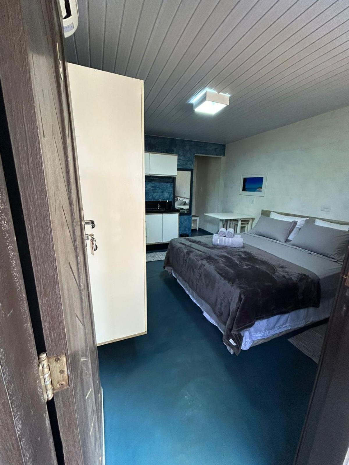 Flats Baia Dos Porcos Hotel Фернанду ди Нороня Екстериор снимка